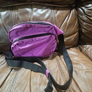 BAGGU Fuchsia Crossbody Bag